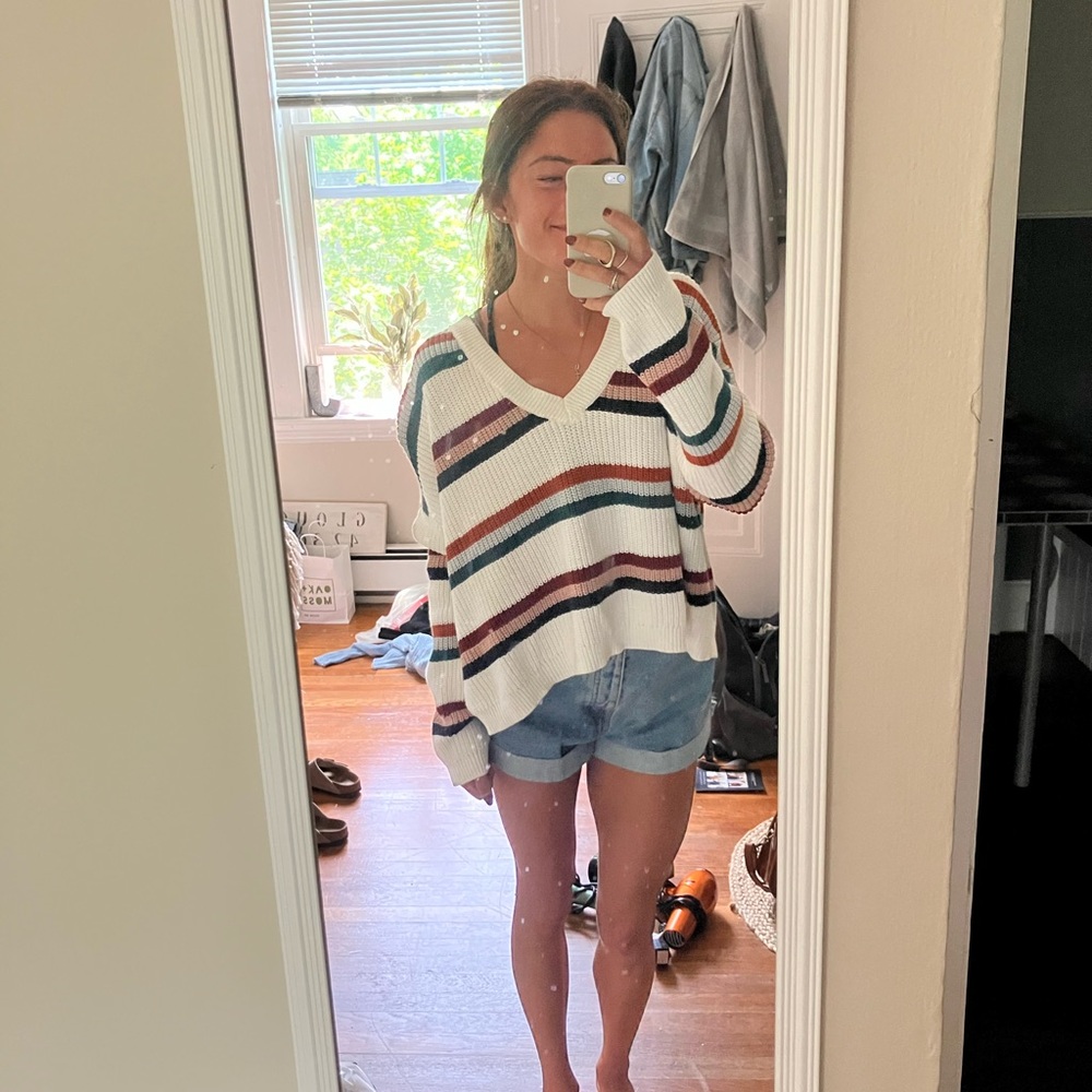 Vneck knit sweater